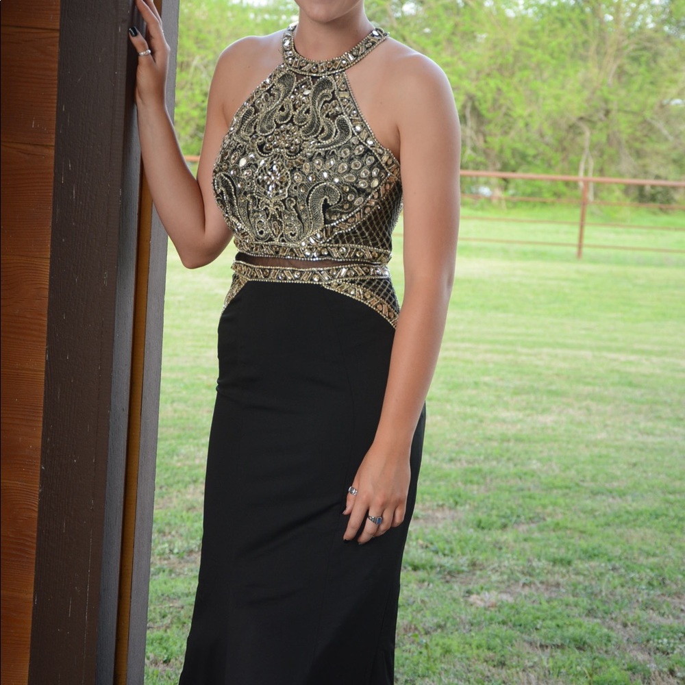 Stunning Size 6 Dress